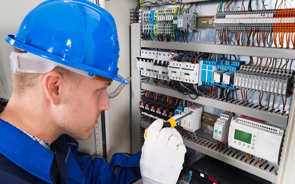 technicien électricien Paris 4