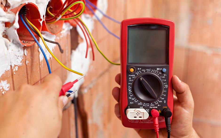 technicien électricien Paris 4